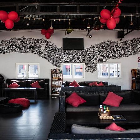 Top Banana Guesthouse & Rooftop Bar Phnom Penh Extérieur photo