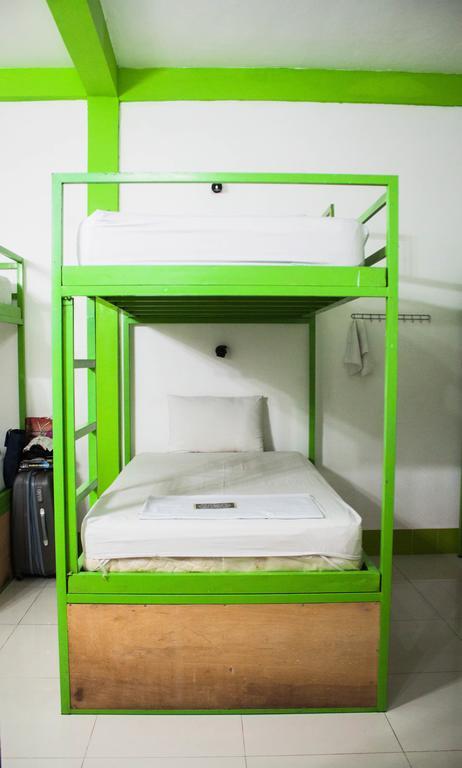 Top Banana Guesthouse & Rooftop Bar Phnom Penh Extérieur photo