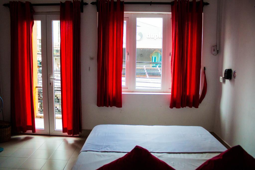 Top Banana Guesthouse & Rooftop Bar Phnom Penh Extérieur photo