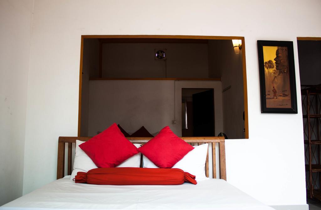 Top Banana Guesthouse & Rooftop Bar Phnom Penh Extérieur photo
