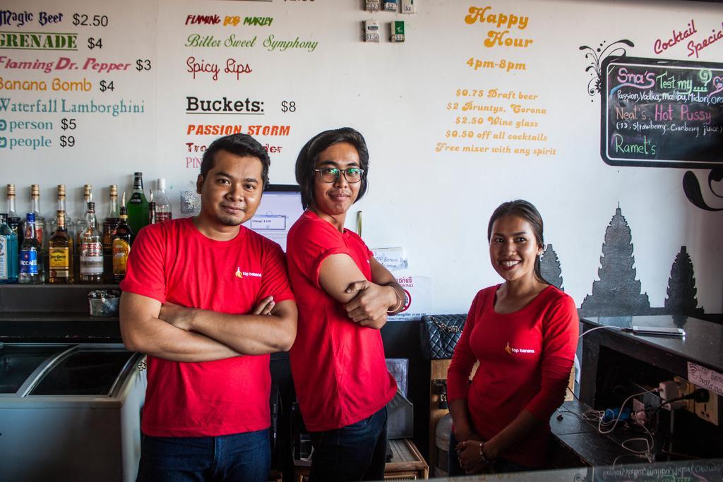 Top Banana Guesthouse & Rooftop Bar Phnom Penh Extérieur photo