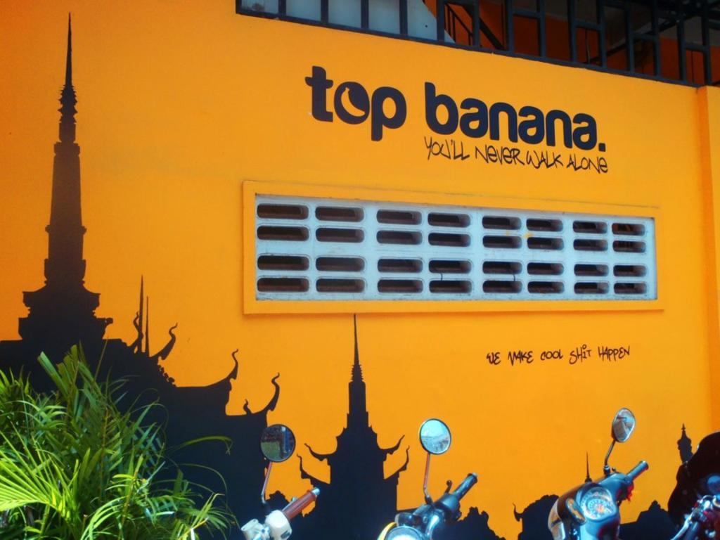 Top Banana Guesthouse & Rooftop Bar Phnom Penh Extérieur photo